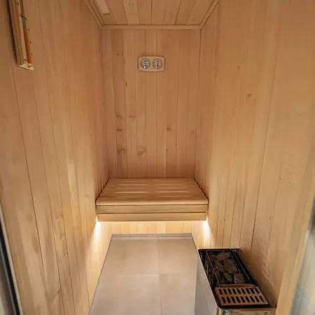 Neuf, Sauna, Cheminee, Acces Pistes, Parking Couvert, Balcon Ensoleille. - Fr-1-565-92 *