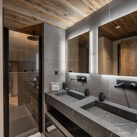 Neuf, Sauna, Cheminee, Acces Pistes, Parking Couvert, Balcon Ensoleille. - Fr-1-565-92 Les Allues